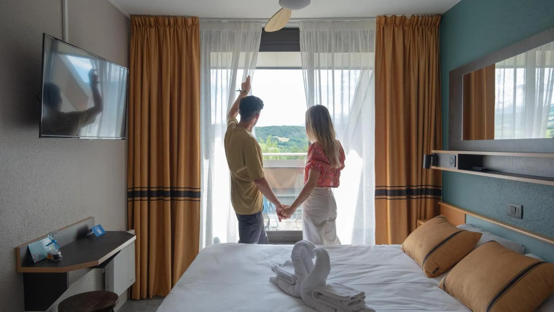 Club Vacances Bleues Les Horizons du Lac  Chorges Hotel