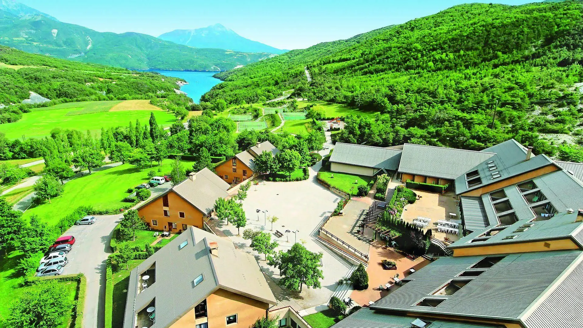 Club Vacances Bleues Les Horizons du Lac  Chorges Hotel